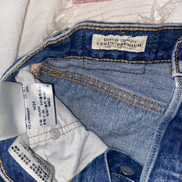 Levi 501 - Picture 2 of 4